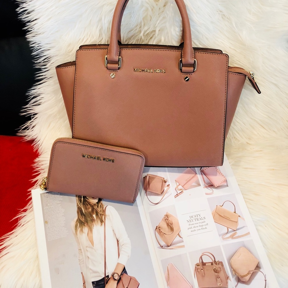 Dusty rose wristlet wallet